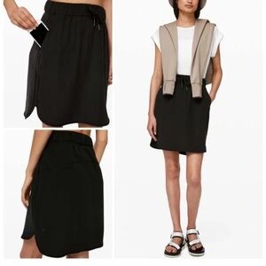 Lululemon Athletica Black On The Fly Skirt in size 6
